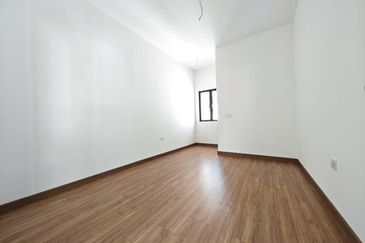 End Lot Double Storey AIORA Serenia Kota Warisan Sepang