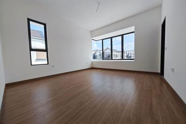 End Lot Double Storey AIORA Serenia Kota Warisan Sepang