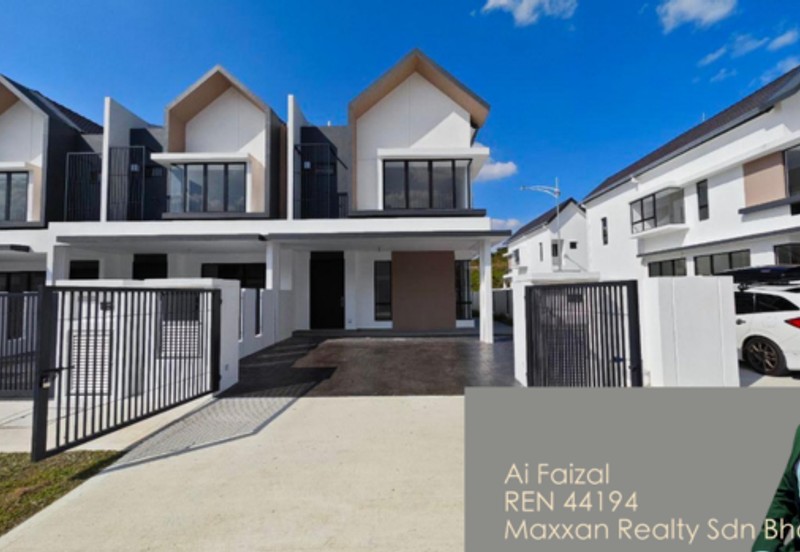 End Lot Double Storey AIORA Serenia Kota Warisan Sepang