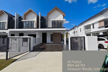End Lot Double Storey AIORA Serenia Kota Warisan Sepang