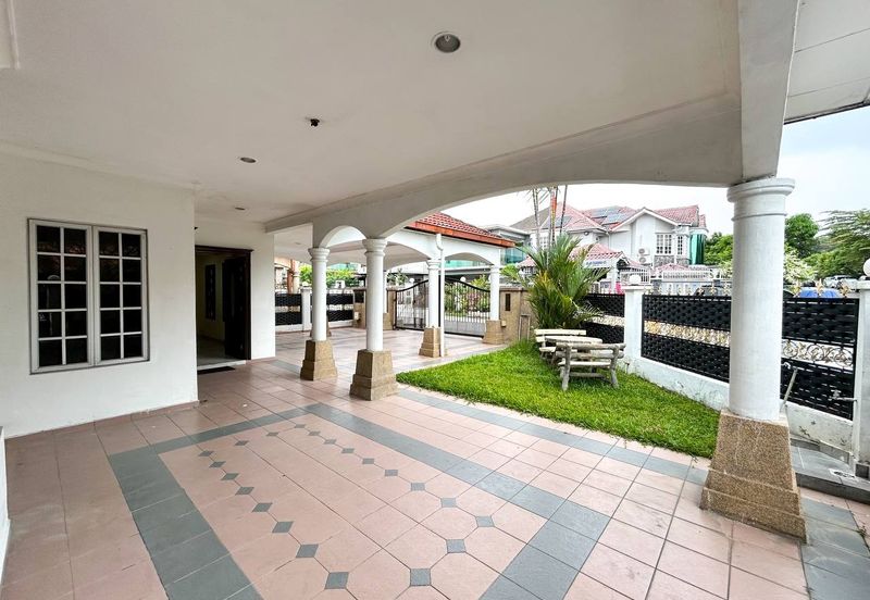 Renovated 1.5 Storey Terrace Corner Lot Suasana Bandar Tun Hussein Onn