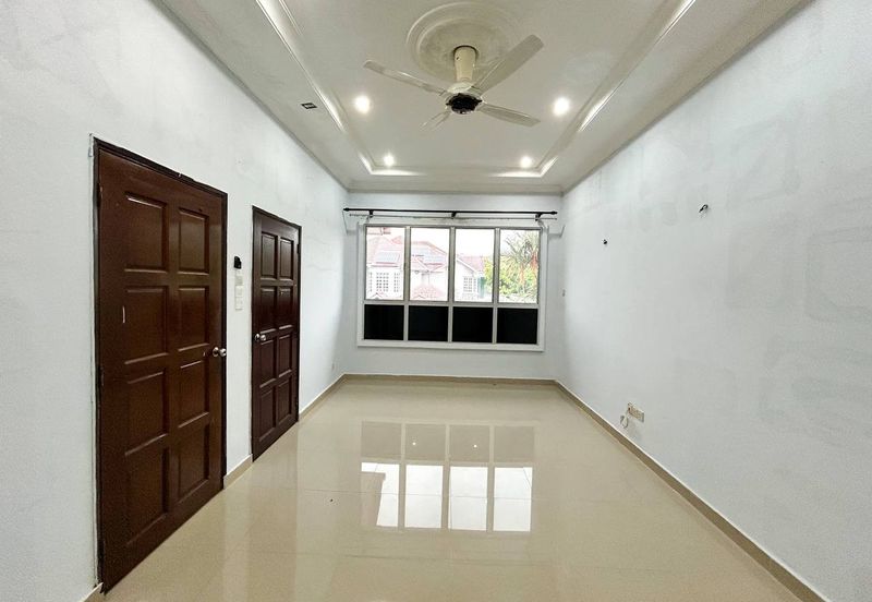 Renovated 1.5 Storey Terrace Corner Lot Suasana Bandar Tun Hussein Onn