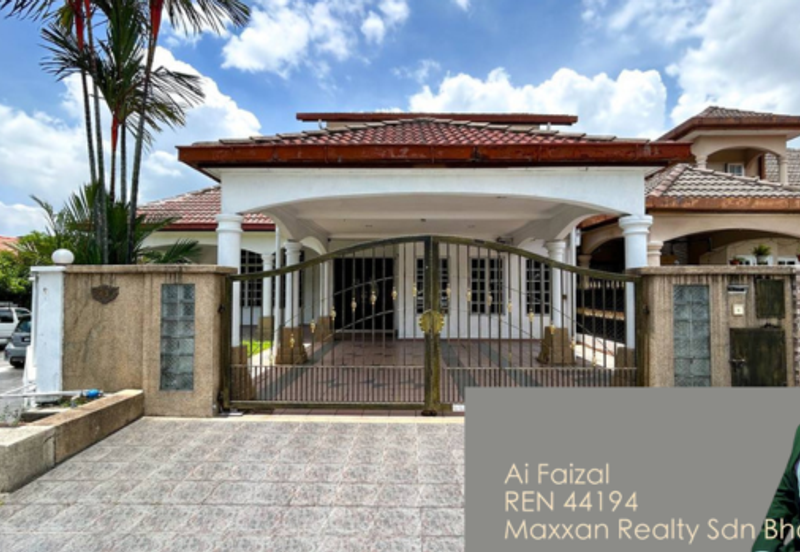 Renovated 1.5 Storey Terrace Corner Lot Suasana Bandar Tun Hussein Onn