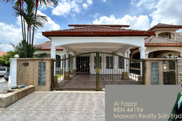 Renovated 1.5 Storey Terrace Corner Lot Suasana Bandar Tun Hussein Onn