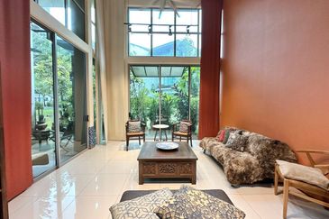 Symphony Hills Schumann