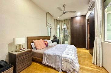 Symphony Hills Schumann