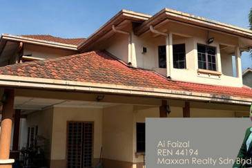 Spacious Double Storey Bungalow Seksyen 8, Shah Alam
