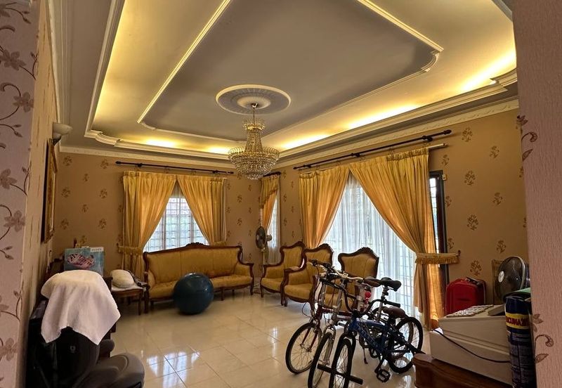 Spacious Double Storey Bungalow Seksyen 8, Shah Alam