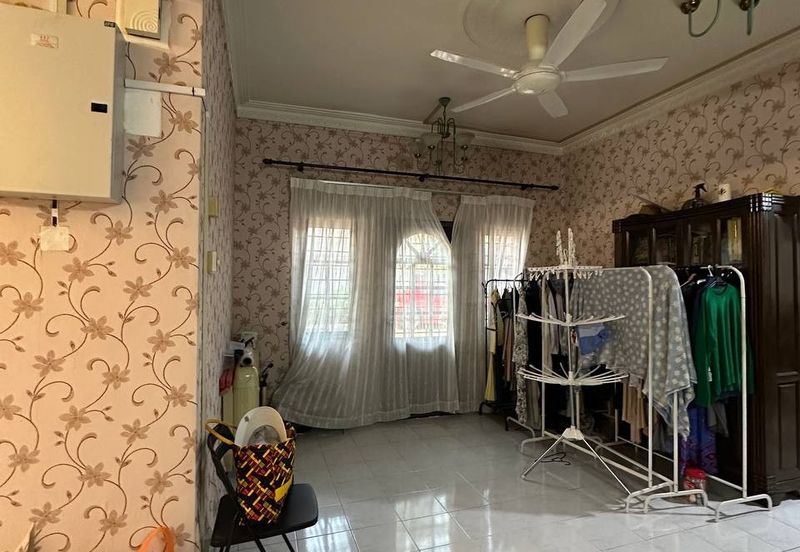 Spacious Double Storey Bungalow Seksyen 8, Shah Alam