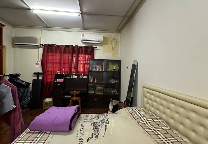 Spacious Double Storey Bungalow Seksyen 8, Shah Alam