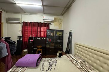 Spacious Double Storey Bungalow Seksyen 8, Shah Alam