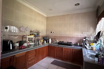 Spacious Double Storey Bungalow Seksyen 8, Shah Alam