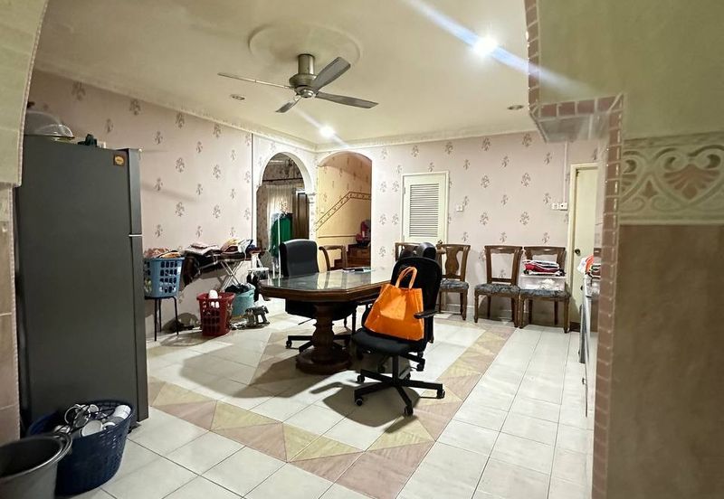 Spacious Double Storey Bungalow Seksyen 8, Shah Alam