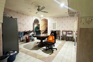 Spacious Double Storey Bungalow Seksyen 8, Shah Alam