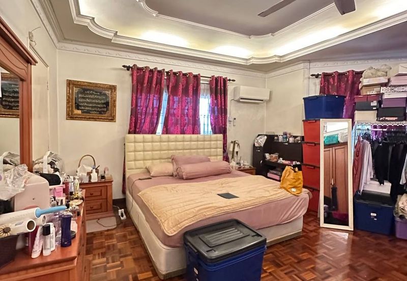 Spacious Double Storey Bungalow Seksyen 8, Shah Alam