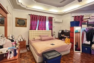 Spacious Double Storey Bungalow Seksyen 8, Shah Alam
