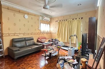 Spacious Double Storey Bungalow Seksyen 8, Shah Alam