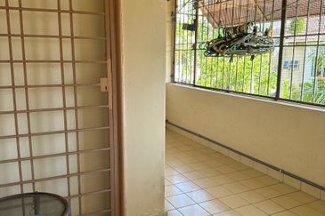 Spacious Double Storey Bungalow Seksyen 8, Shah Alam