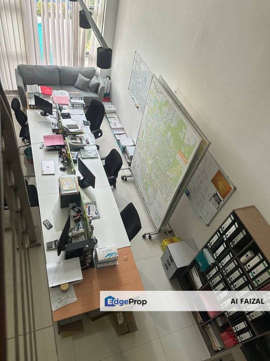 Spacious Corner Unit Plaza Azalea Shah Alam, Selangor, Shah Alam