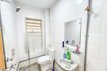 2 STOREY TERRACE HOUSE TAMAN BUNGA NEGARA SEKSYEN 27, SHAH ALAM