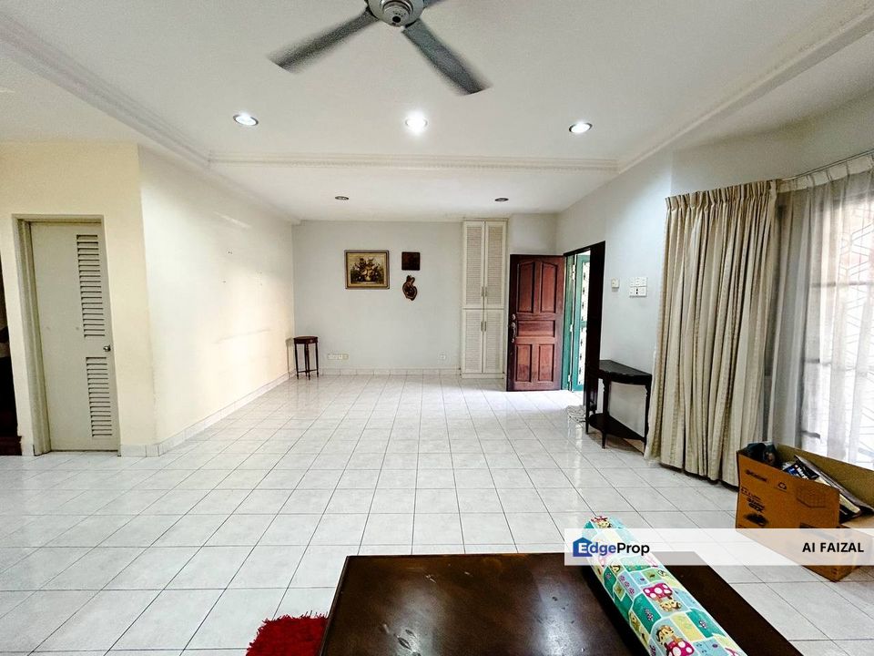 Double Strorey  Semi D Suadamai Bandar Tun Hussein Onn, Selangor, Cheras