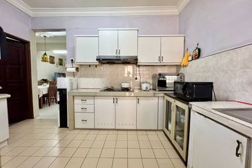 Gated & Guarded Double Storey Terrace @ PUJ 6 Puncak Jalil Selangor