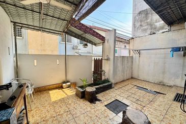 Gated & Guarded Double Storey Terrace @ PUJ 6 Puncak Jalil Selangor