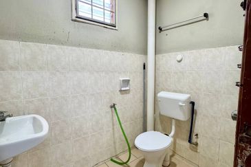 Gated & Guarded Double Storey Terrace @ PUJ 6 Puncak Jalil Selangor