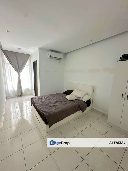 Nice Unit 3 Storey Terrace Bangi Avenue, Selangor, Bangi