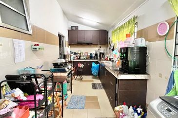 Corner Lot Double Storey Seksyen 6 Bandar Bukit Mahkota Bangi