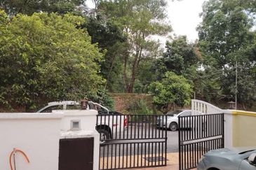 Corner Lot Double Storey Seksyen 6 Bandar Bukit Mahkota Bangi