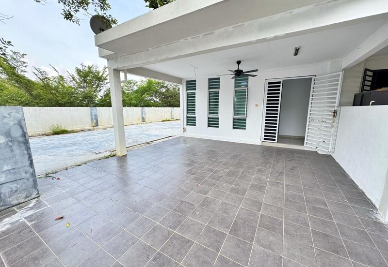 Huge Land Corner Lot 2 Storey Terrace House