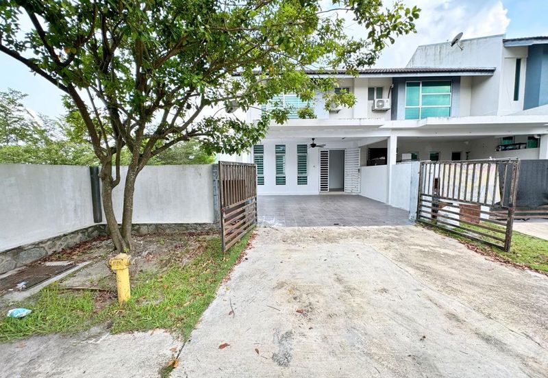 Huge Land Corner Lot 2 Storey Terrace House