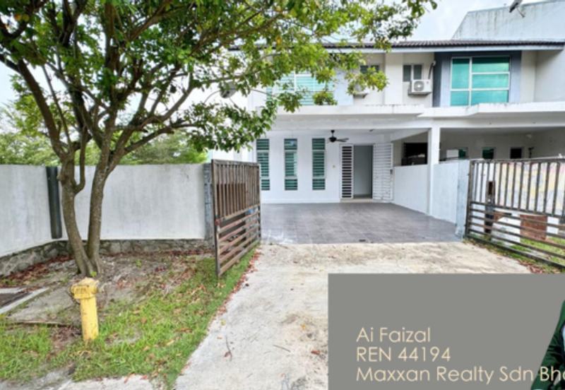 Huge Land Corner Lot 2 Storey Terrace House