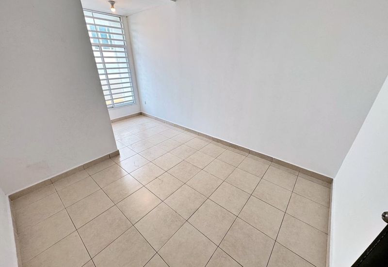 Huge Land Corner Lot 2 Storey Terrace House