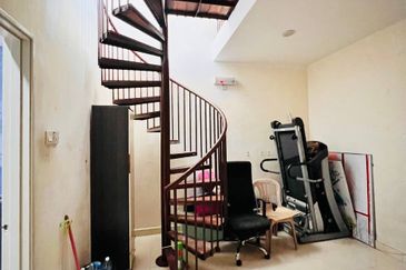 RENOVATED & EXTENDED DOUBLE STOREY TERRACE, 