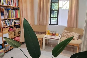 Renovated 1.5 Storey @ Jalan Nuri Sekyaen 7/22 Kota Damansara
