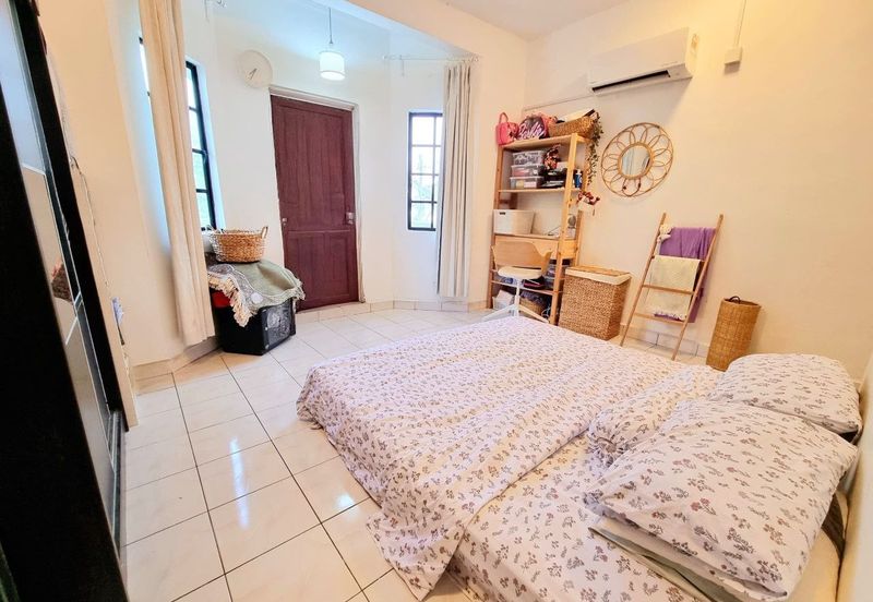 Renovated 1.5 Storey @ Jalan Nuri Sekyaen 7/22 Kota Damansara