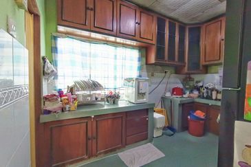 Renovated 1.5 Storey @ Jalan Nuri Sekyaen 7/22 Kota Damansara