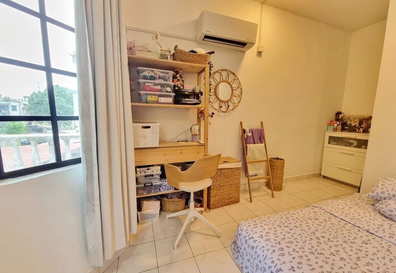 Renovated 1.5 Storey @ Jalan Nuri Sekyaen 7/22 Kota Damansara