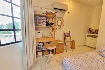 Renovated 1.5 Storey @ Jalan Nuri Sekyaen 7/22 Kota Damansara
