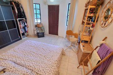 Renovated 1.5 Storey @ Jalan Nuri Sekyaen 7/22 Kota Damansara