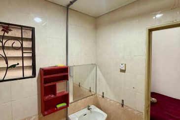 2 Storey Terraced Taman Aroma Tropika Alam Megah