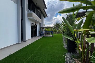 Isle of Botanica, Setia Eco Glades