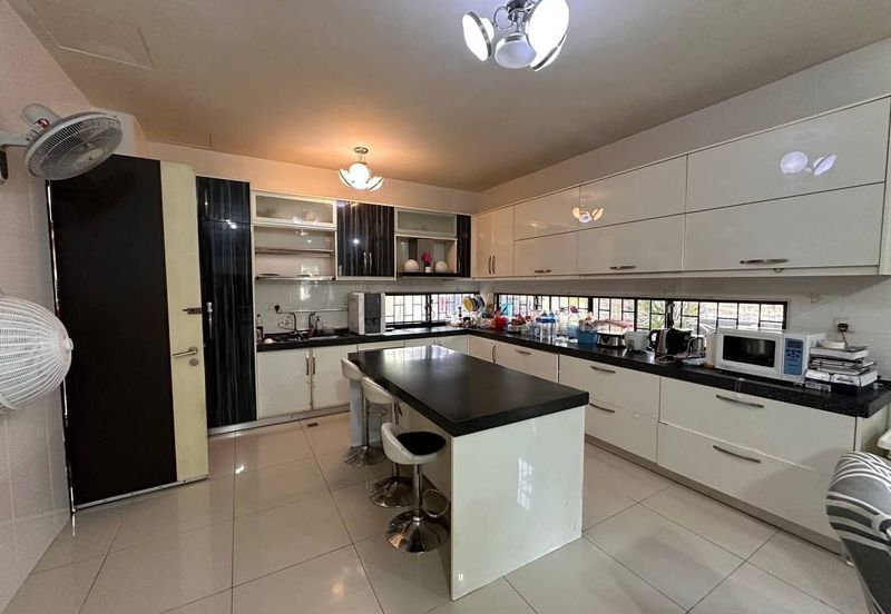 Renovated 3 Storey Semi Detached House Taman Tropika 2 Bangi