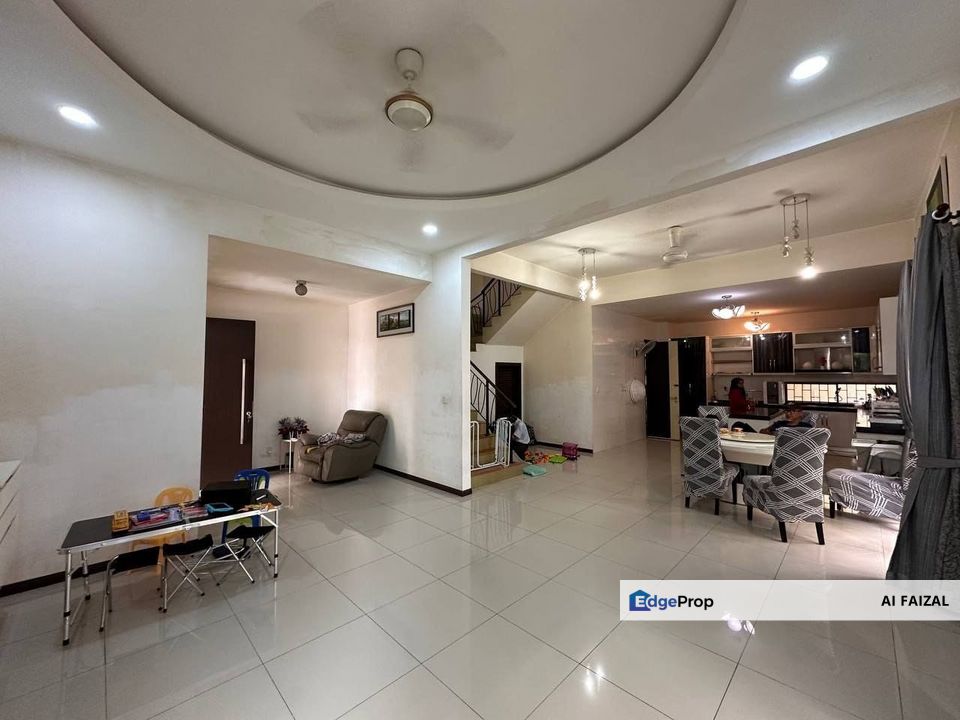 Renovated 3 Storey Semi Detached House Taman Tropika 2 Bangi, Selangor, Bangi