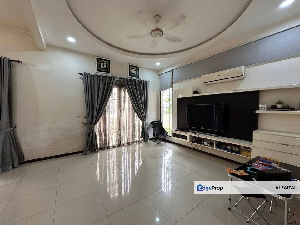 Renovated 3 Storey Semi Detached House Taman Tropika 2 Bangi, Selangor, Bangi