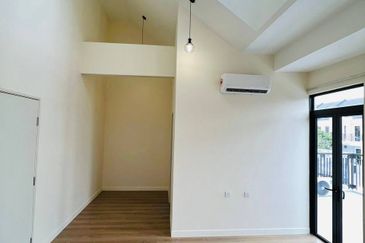 Monet Springtime @ Sunsuria City