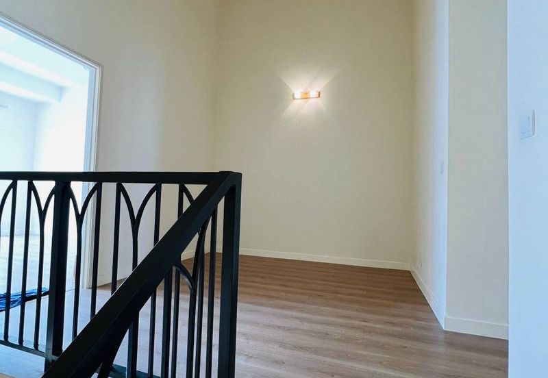 Monet Springtime @ Sunsuria City