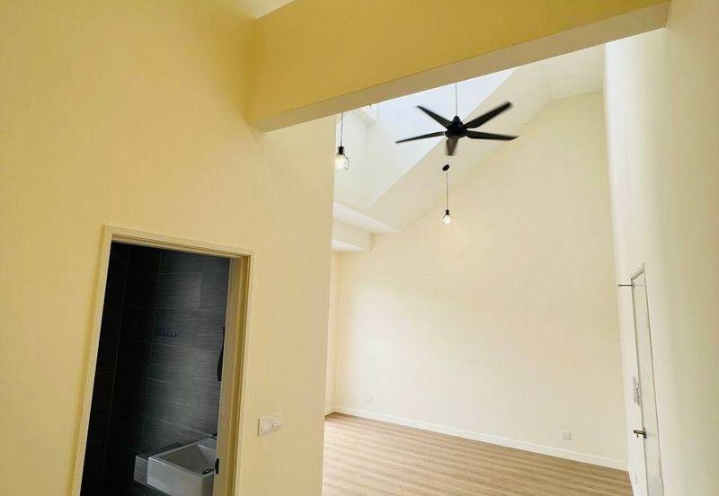 Monet Springtime @ Sunsuria City